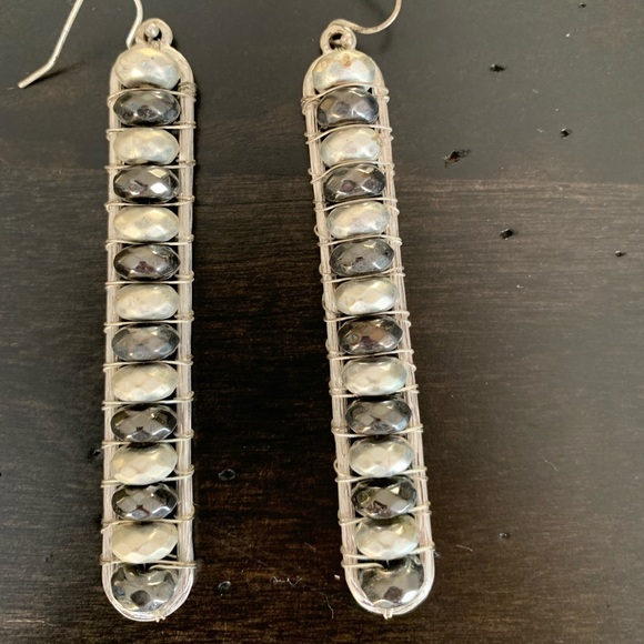 Dangling earrings 7 1/2” and medal bangle. - Picture 4 of 5